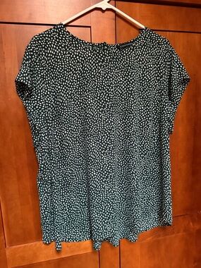 41 Hawthorn Green Dotted Cap-Sleeve Blouse